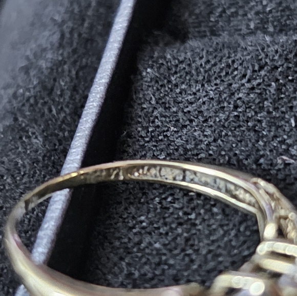 14k Solid Gold Vintage Diamond Ring - Picture 12 of 14